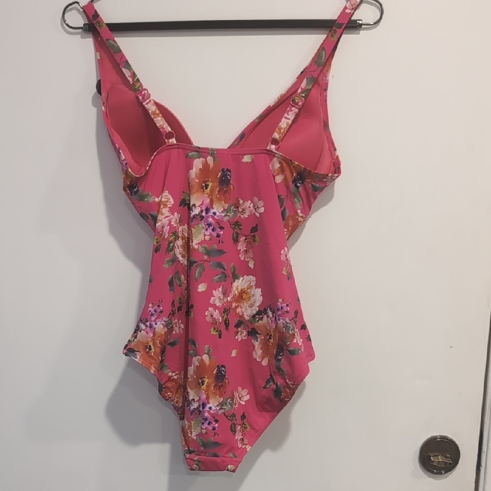 Nip/Tuck Pink Paradise Splice Dolores Multifit Cup Floral New Swimsuit Size 8 US - Picture 5 of 6